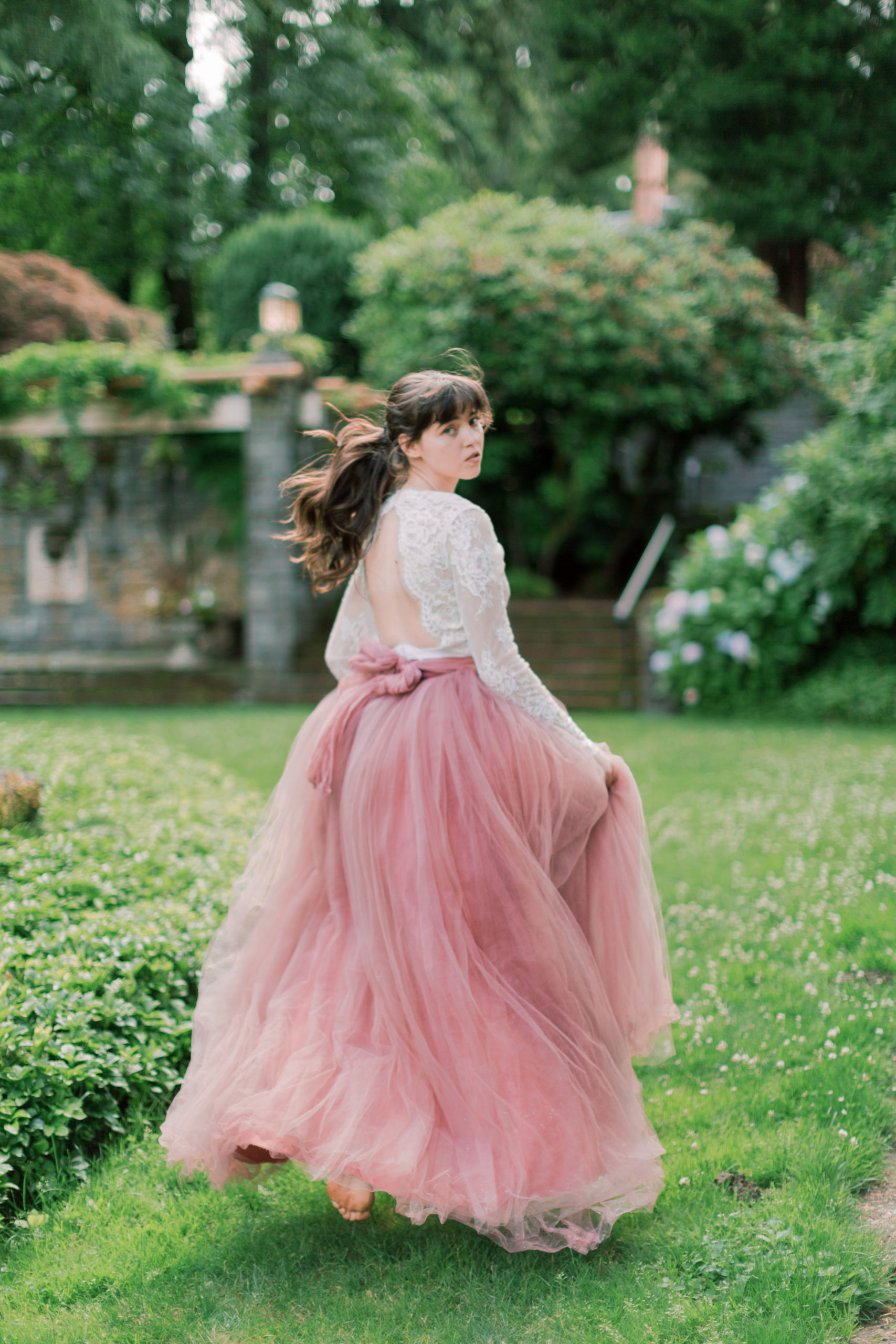 Bride runs away in beautiful pink gown