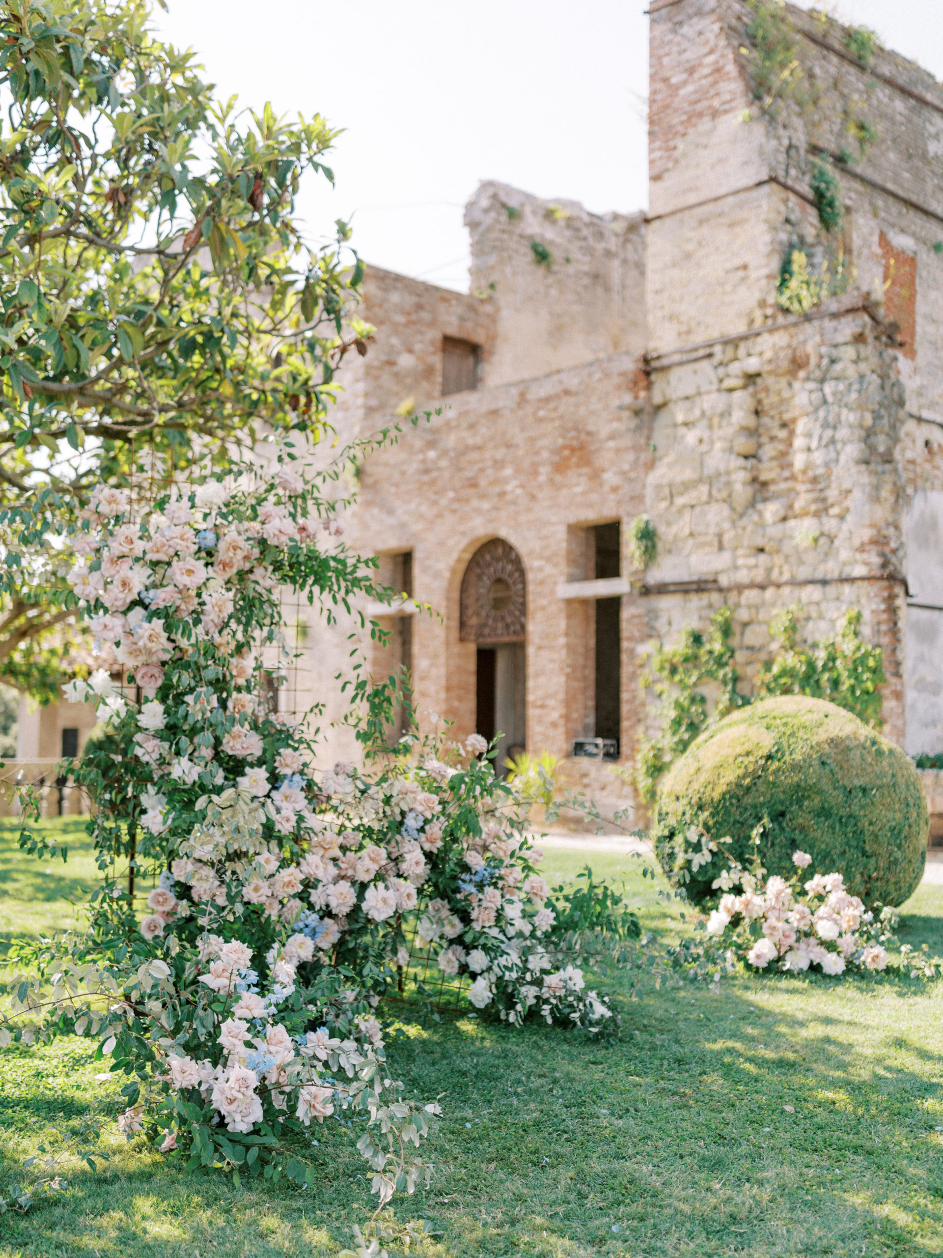Epic Wedding in Italy in a Castle