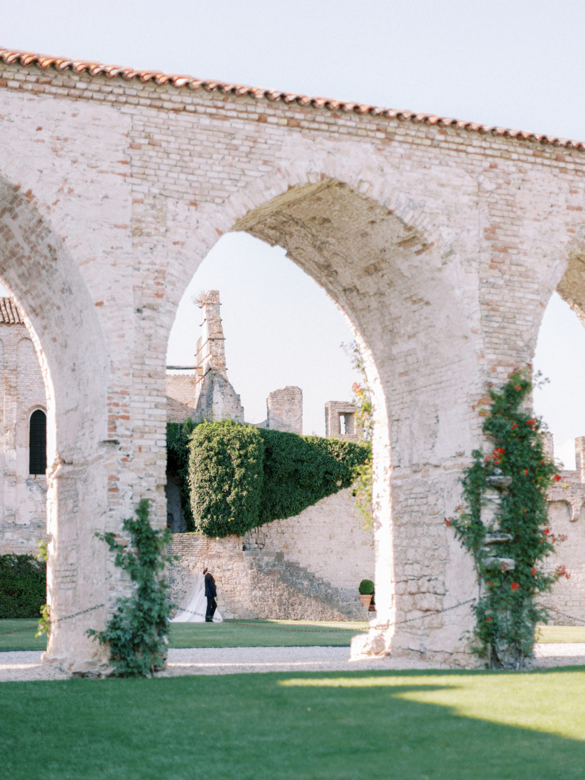 Tuscany wedding in a castle